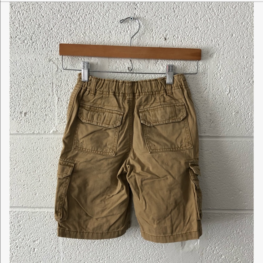 Cat & Jack khaki cargo shorts six: 8 - Picture 7 of 8